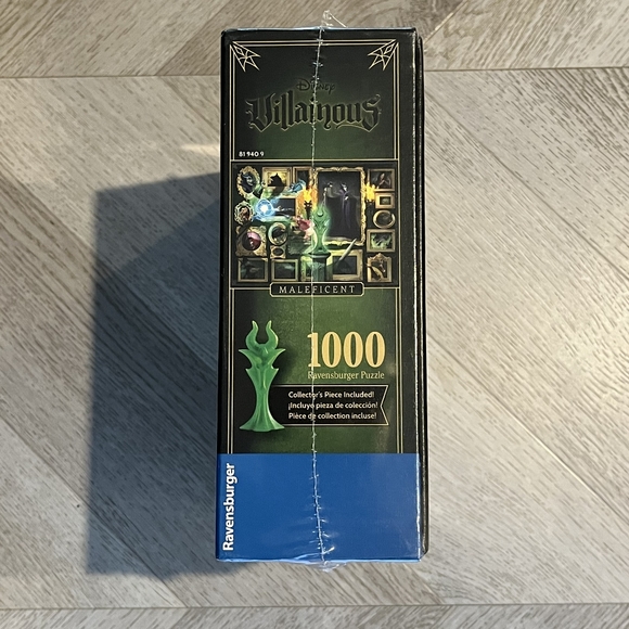 Disney Villainous Maleficent 1000 Piece Ravensburg Puzzle with Collectors Piece - Picture 2 of 4